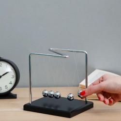 PENDULE DE NEWTON