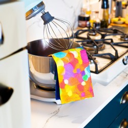 Détail du motif coloré du torchon Pylones Palette. Accessoire de cuisine design.